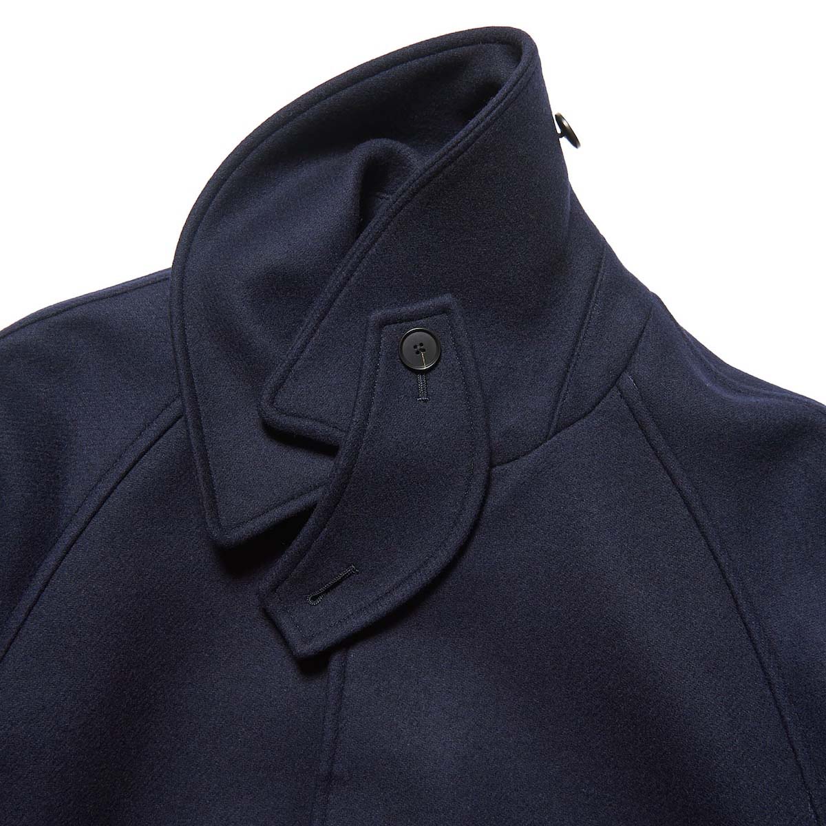 SOPHNET.  / WOOL MELTON SHORT OVERCOAT (Navy) 襟元